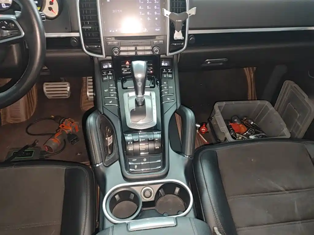 Porsche Cayenne 2016 Cayenne Platinum Edition 3.0T фото 14