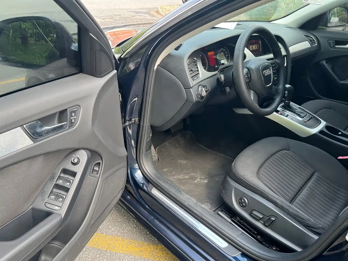 Audi A4L 2012 2.0 TFSI Auto Comfort фото 8