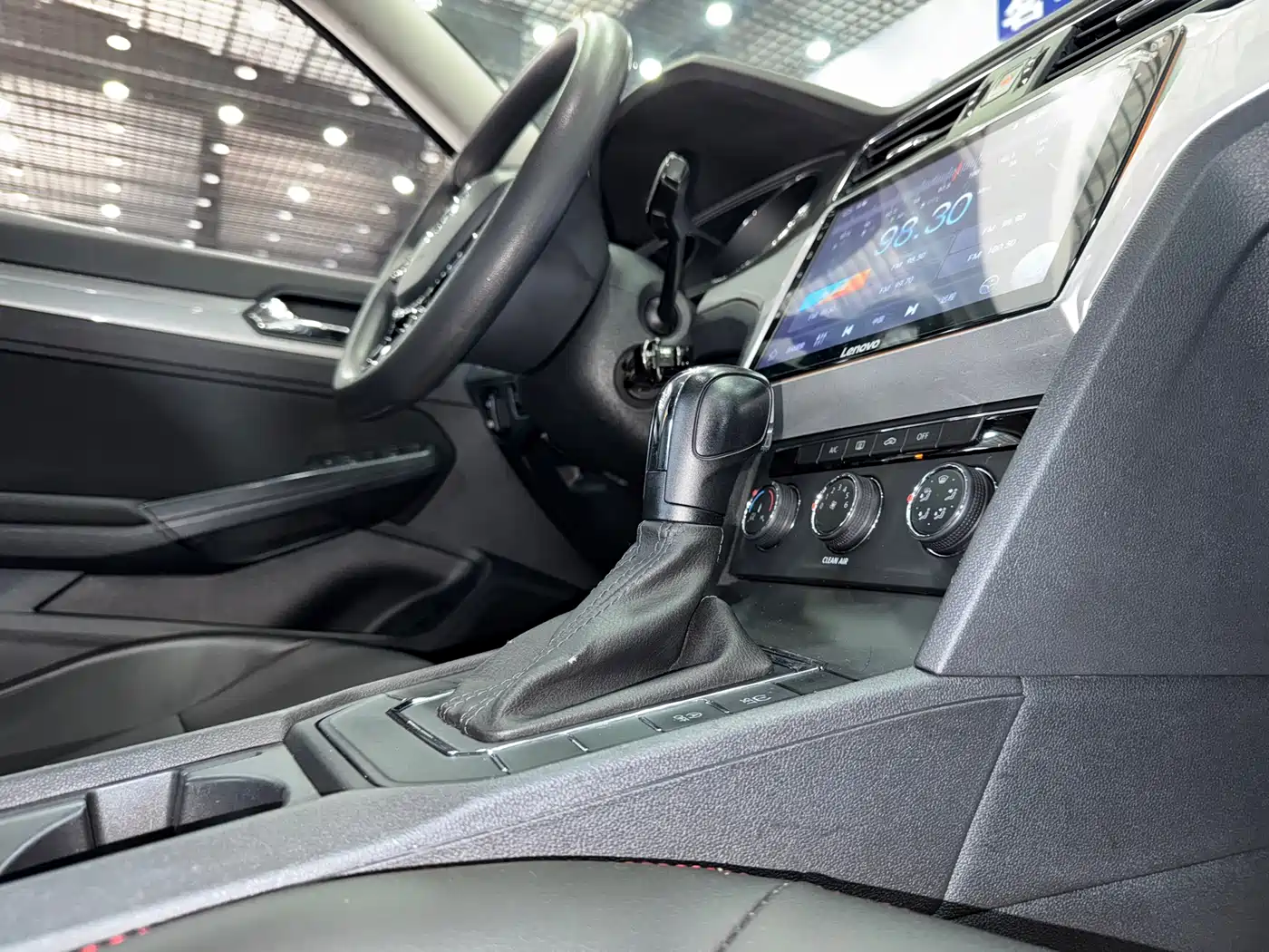 Volkswagen Lamando 2018 230TSI DSG Trend Edition фото 12