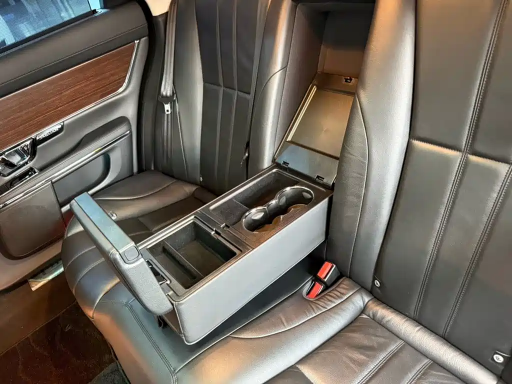 Jaguar XJ 2017 2016 XJL 3.0 SC 2WD Elegance Business Edition