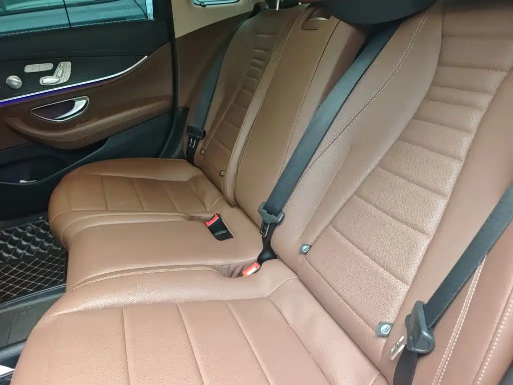 صورة 18 - Mercedes-Benz E-Class