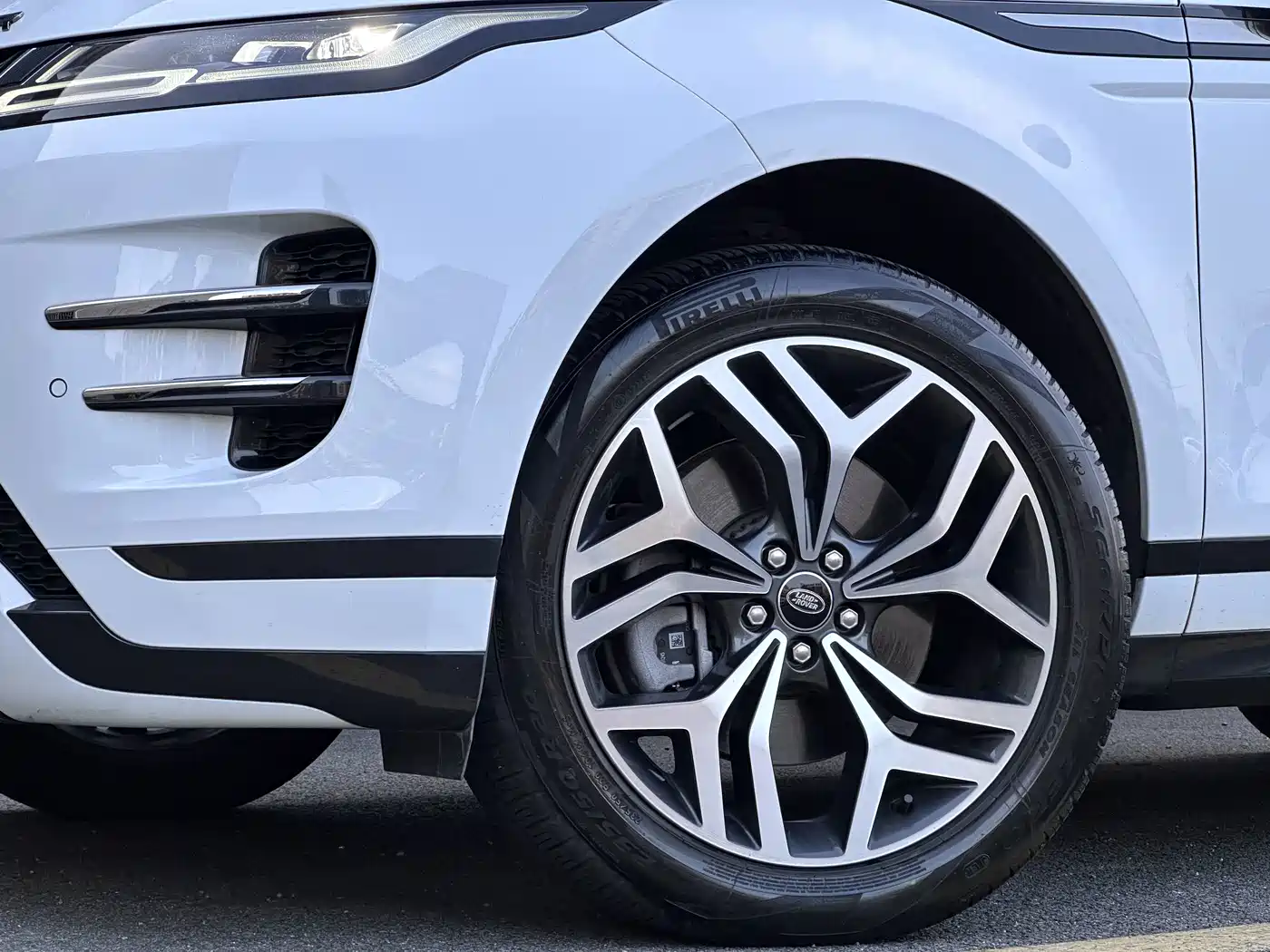 Land Rover Range Rover Evoque New Energy 2022 2022 Range Rover Evoque L P300e Plug-in Hybrid