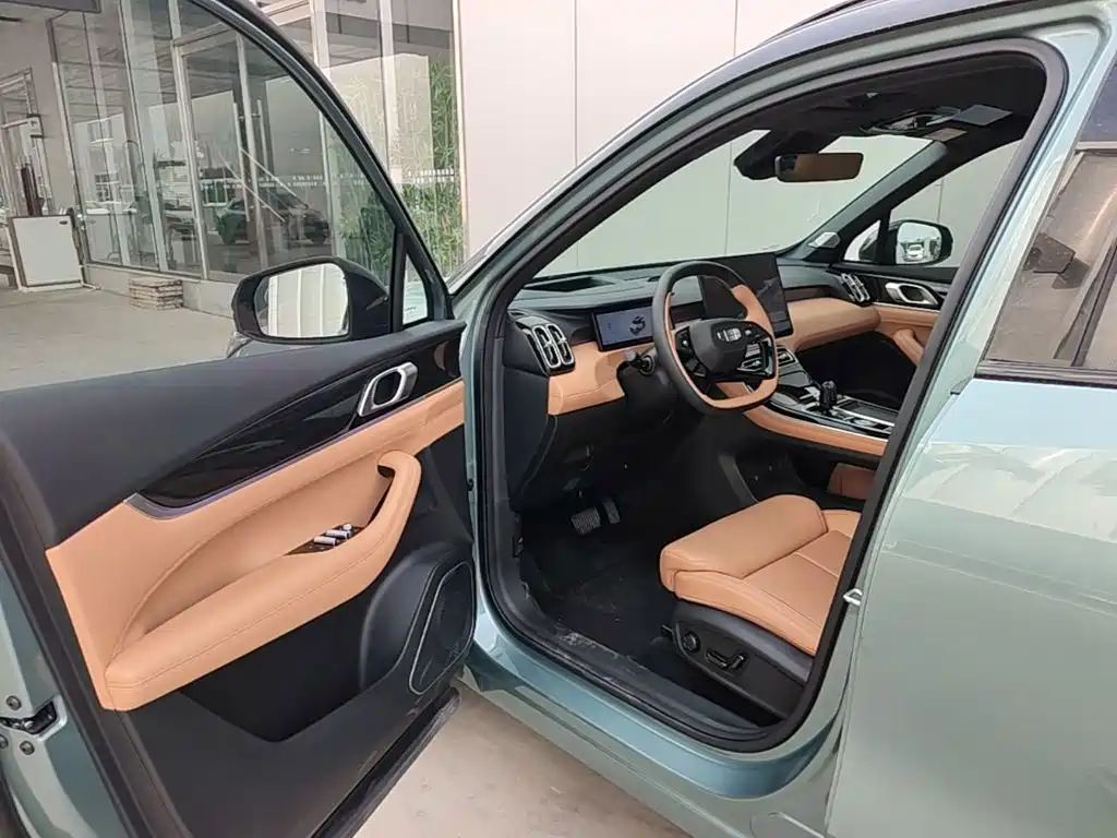 Geely Atlas L 2026 2025 4th Gen 1.5TD DCT Splendor