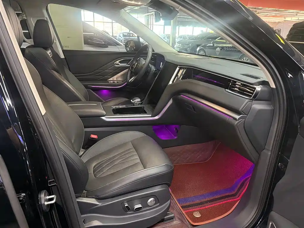 Hongqi HS7 PHEV 2024 2.0T PHEV 4WD Flagship Edition 6-seater фото 8
