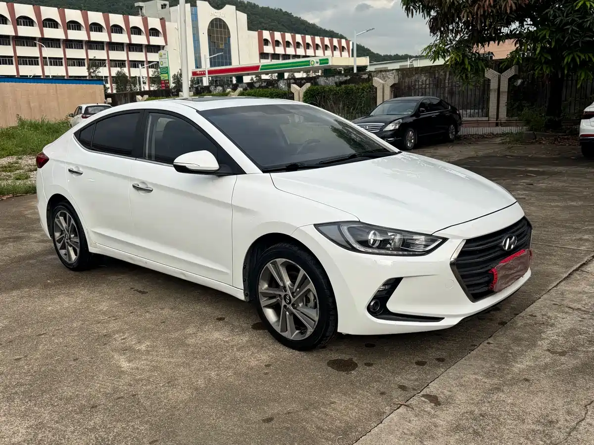 Hyundai Elantra 2016 Model 1.6L Automatic Smart Elite фото 3