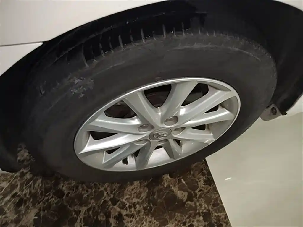 Toyota Camry 2013 200E Classic Elite Edition фото 23