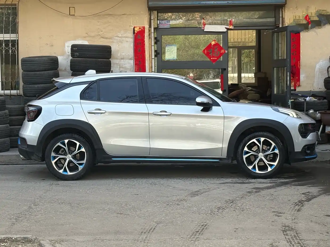 Lynk & Co 02 2019 Model 2.0T Automatic 2WD Funky Music Edition фото 7