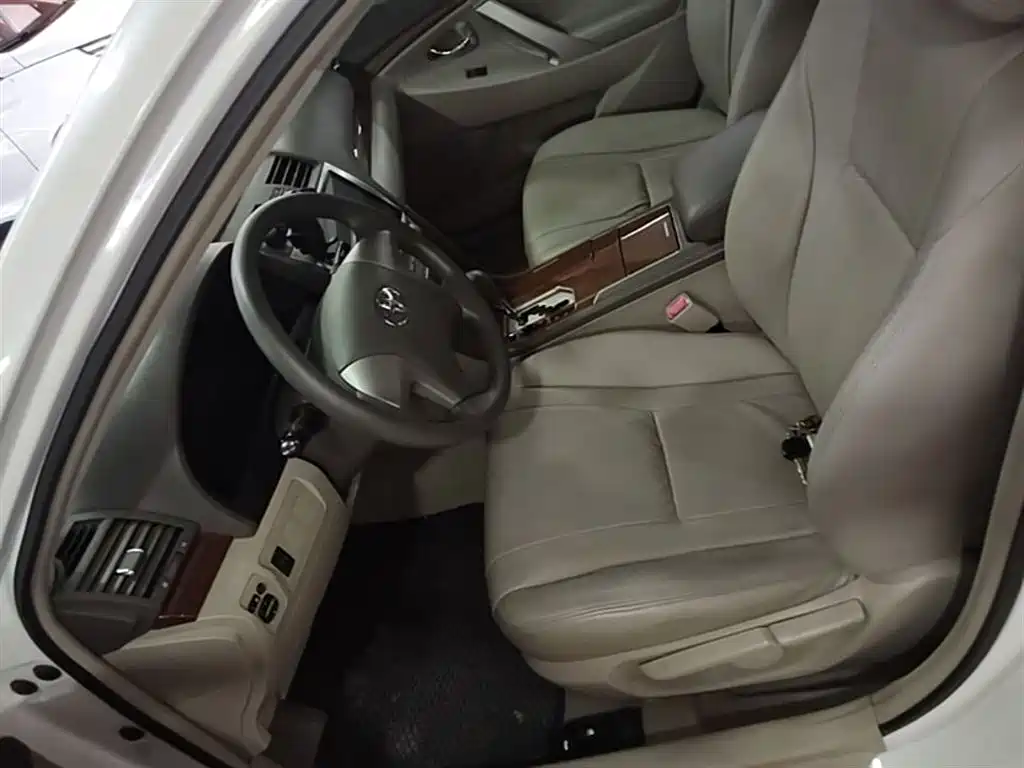 Toyota Camry 2013 200E Classic Elite Edition фото 15