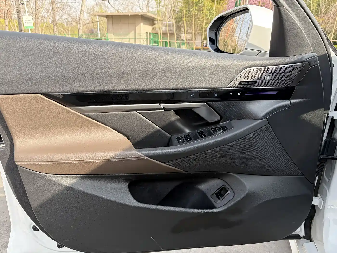 BMW 5 Series 2024 525Li Luxury Package фото 17