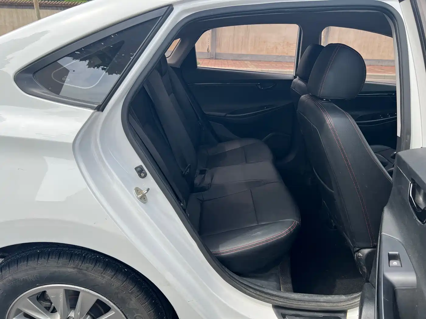 Hyundai Elantra 2017 1.6L Automatic Joy Value GLS фото 16