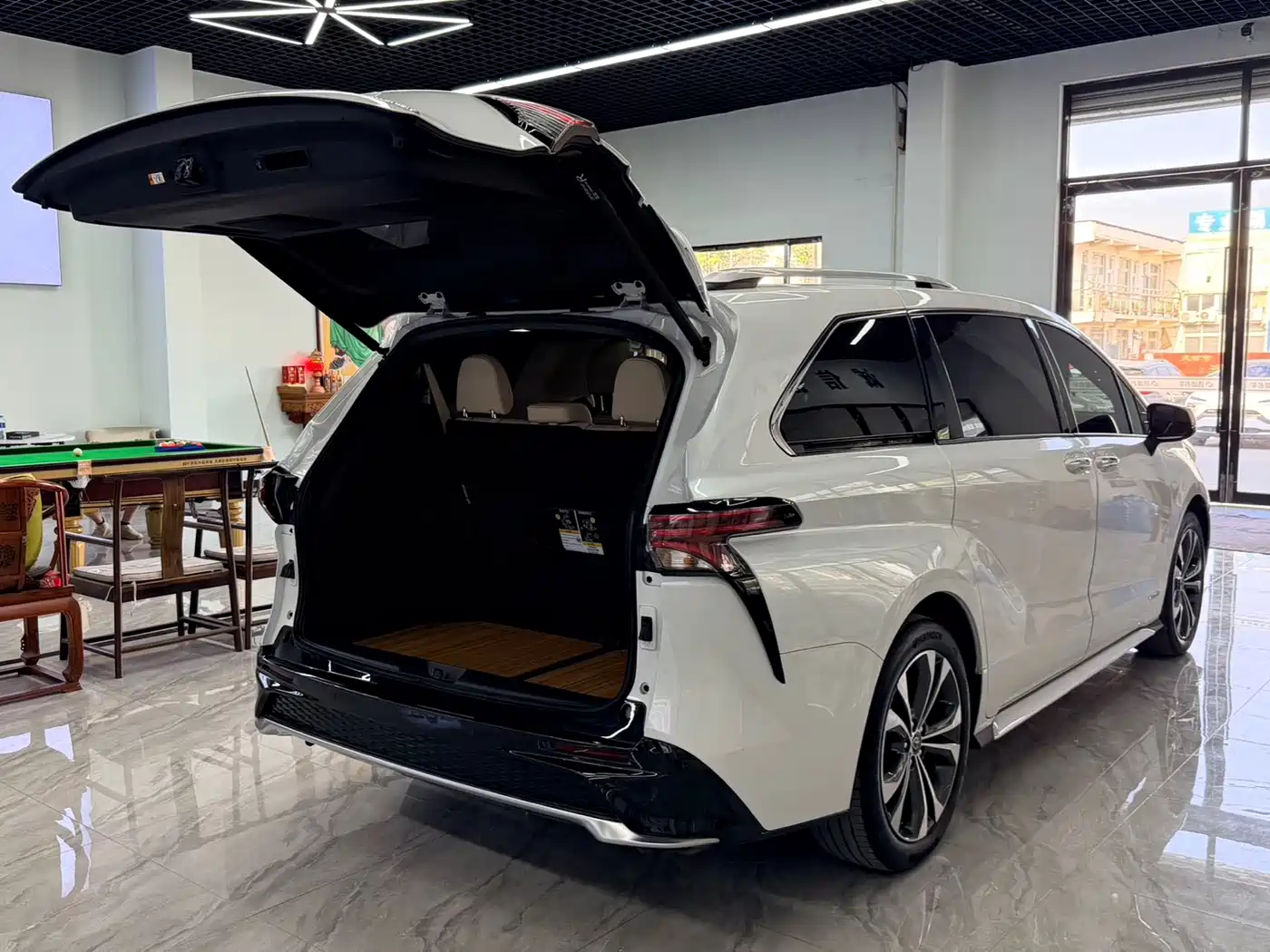 Toyota Granvia 2023 2.5L Hybrid Prestige PLUS Edition фото 5