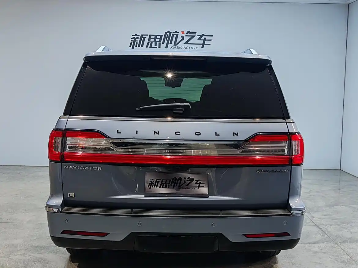 LINCOLN NAVIGATOR