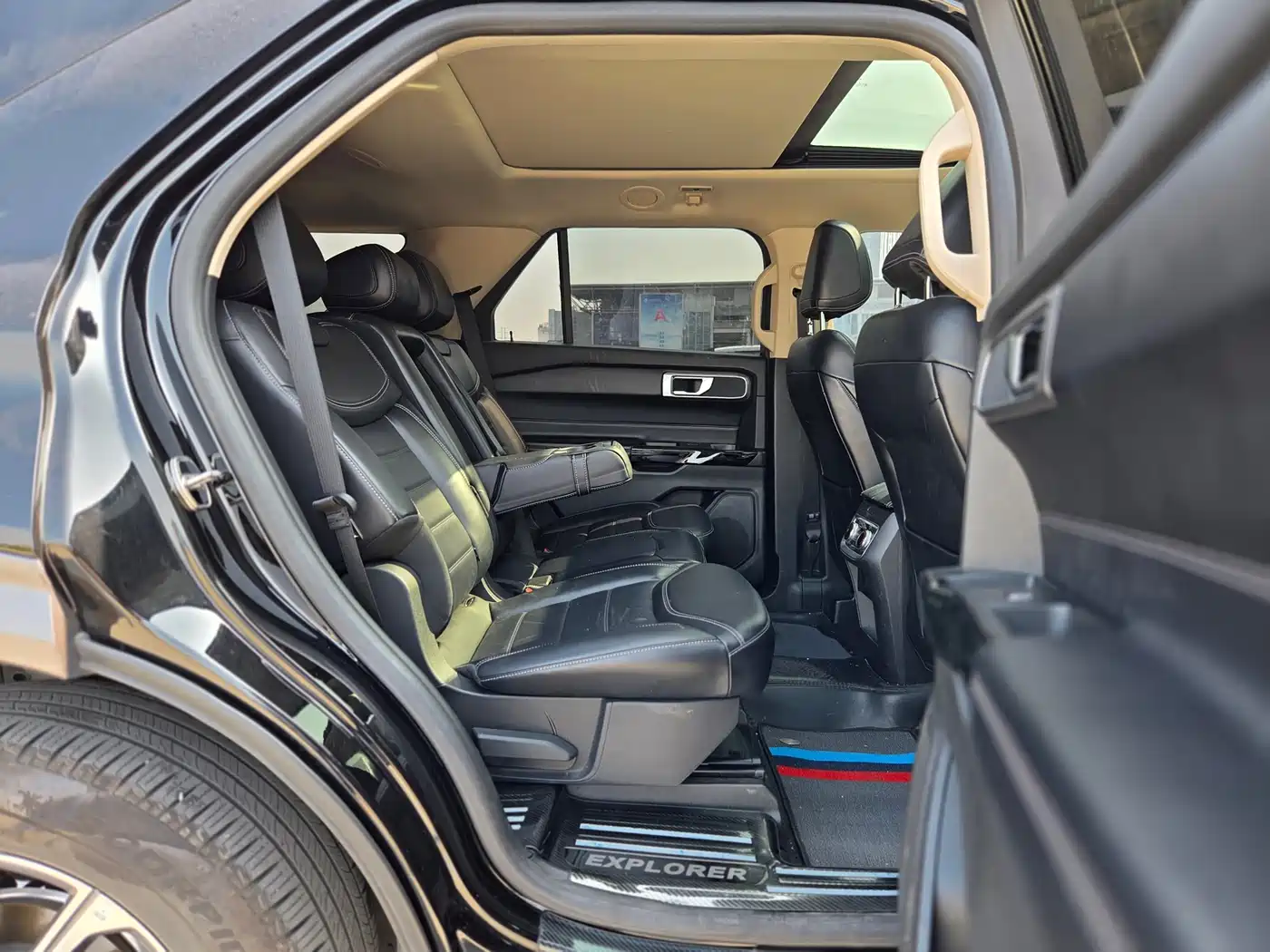FORD EXPLORER