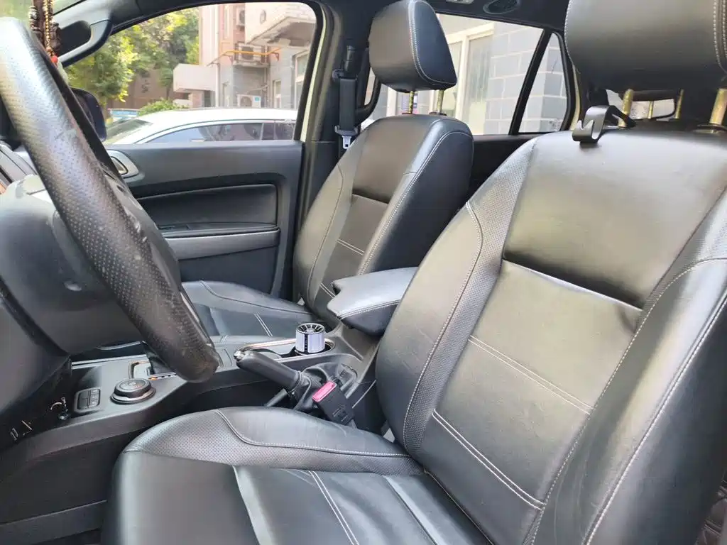Ford Everest 2018 2017 2.0T Gasoline Automatic 4WD Luxury Edition 5-Seater