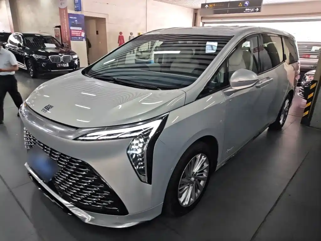 Buick Century 2025 2.0T 7-Seater World Edition