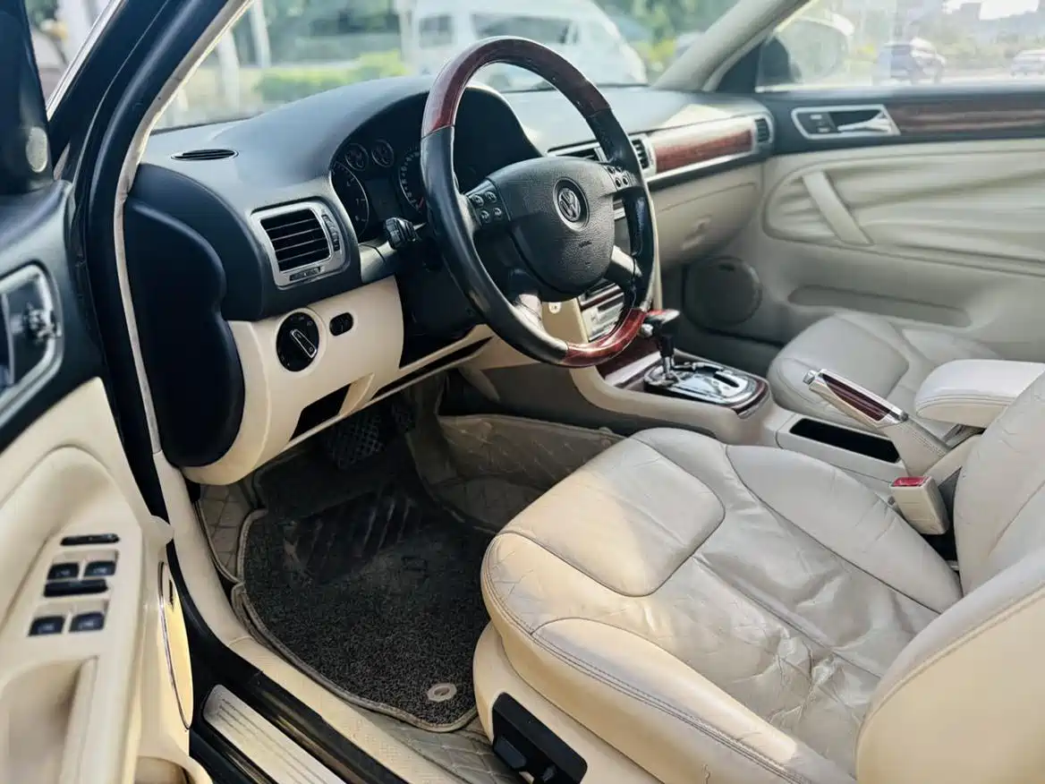 Volkswagen Passat Lingyu 2009 1.8T Automatic Luxury фото 7