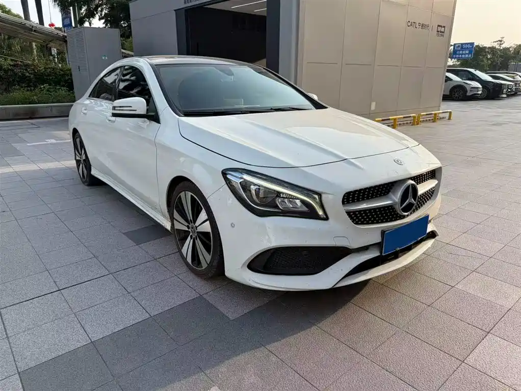 Mercedes-Benz CLA (Import) 2017 Facelift CLA 200 Style фото 3