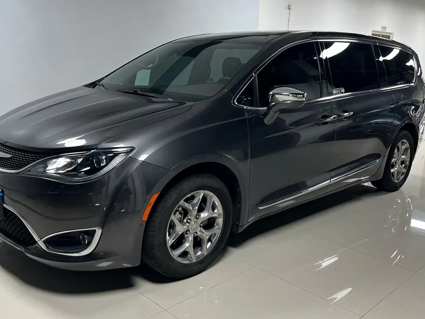 Chrysler Pacifica 2019 2017 3.6L Premium Edition