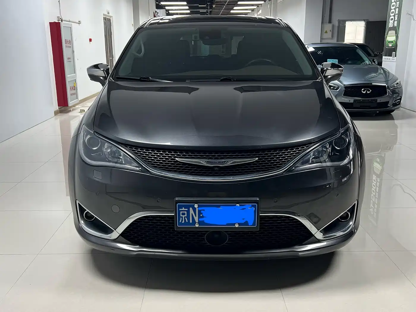 Chrysler Pacifica 2019 2017 3.6L Premium Edition