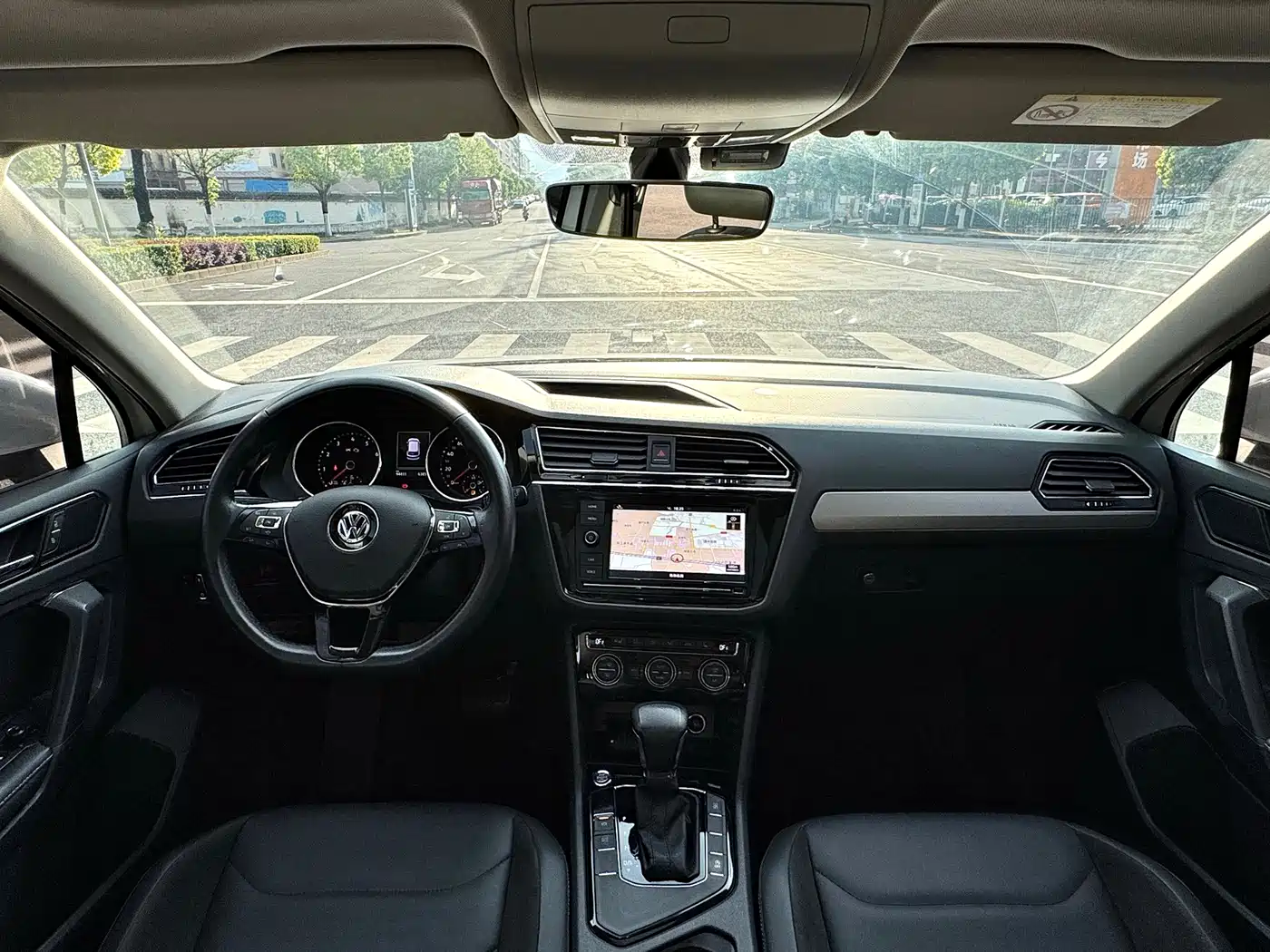Volkswagen Tiguan L 2018 Facelift 330TSI Automatic 2WD Luxury Edition фото 9
