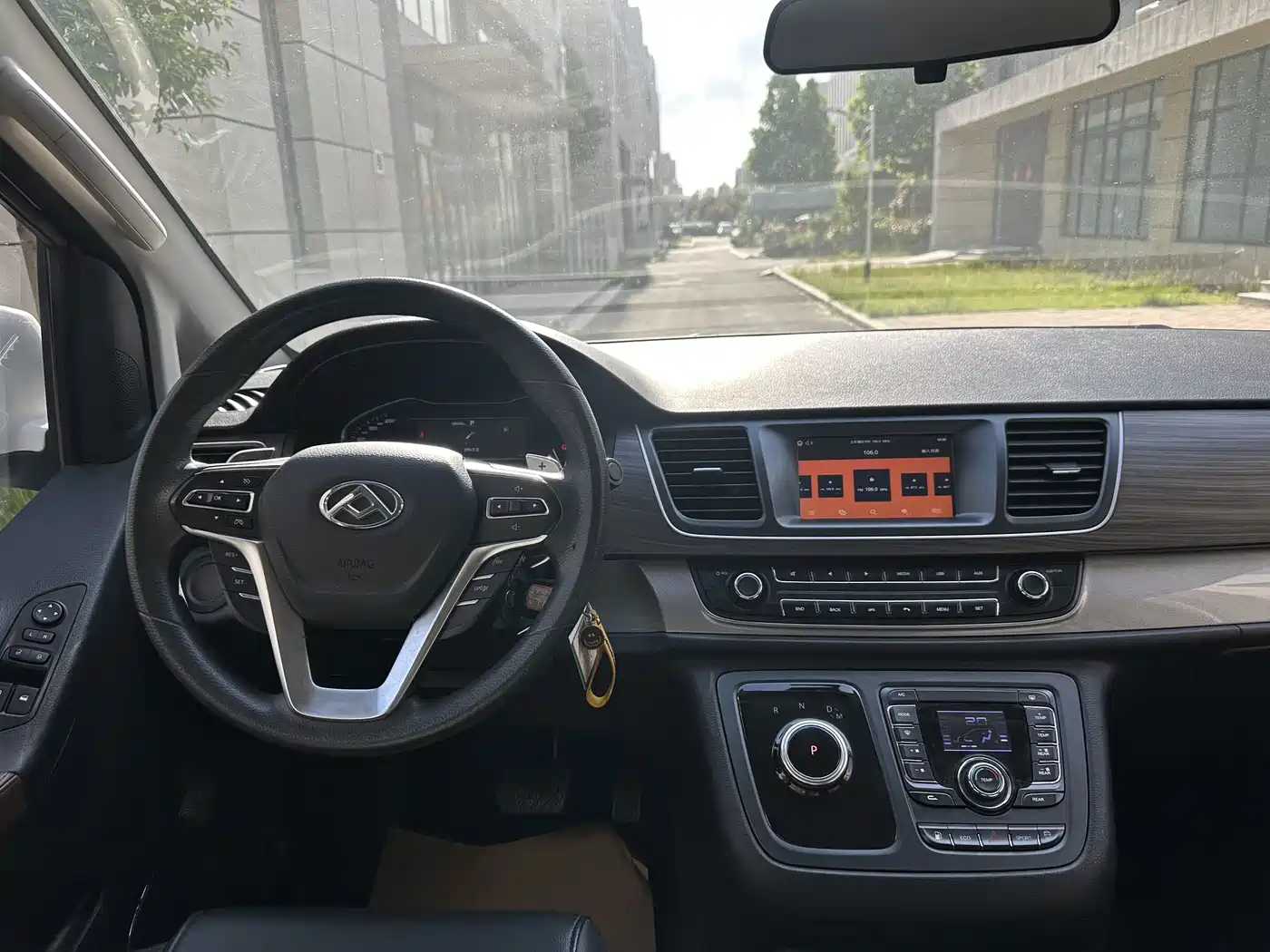 SAIC Maxus Maxus G10 2022 2.0T Auto Elite Edition Petrol 9-Seater фото 11