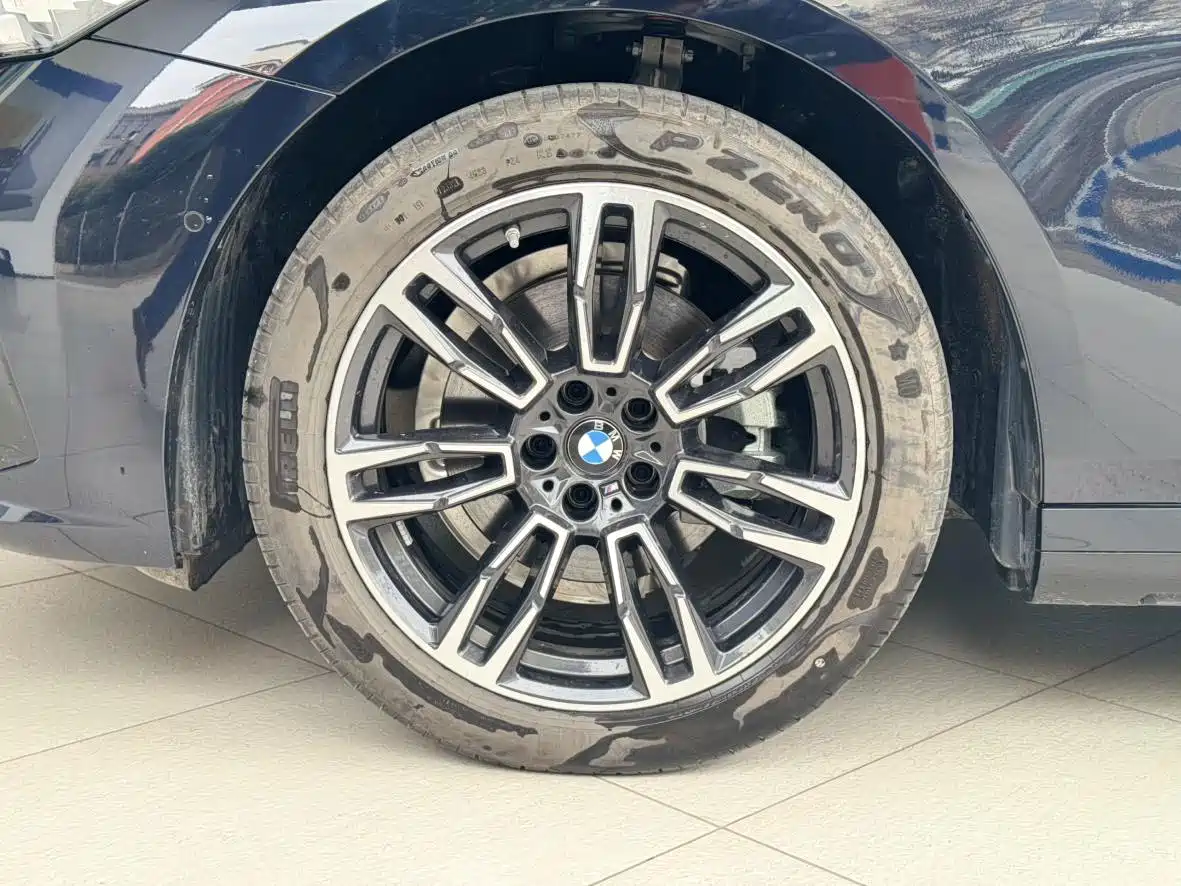 BMW 5 Series 2024 525Li M Sport Package фото 9