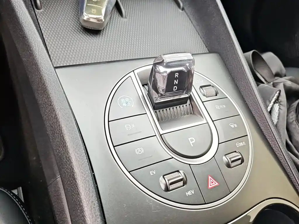 BYD Hai Bao 05 DM-i 2025 DM-i Smart Drive Edition 55KM Luxury фото 14