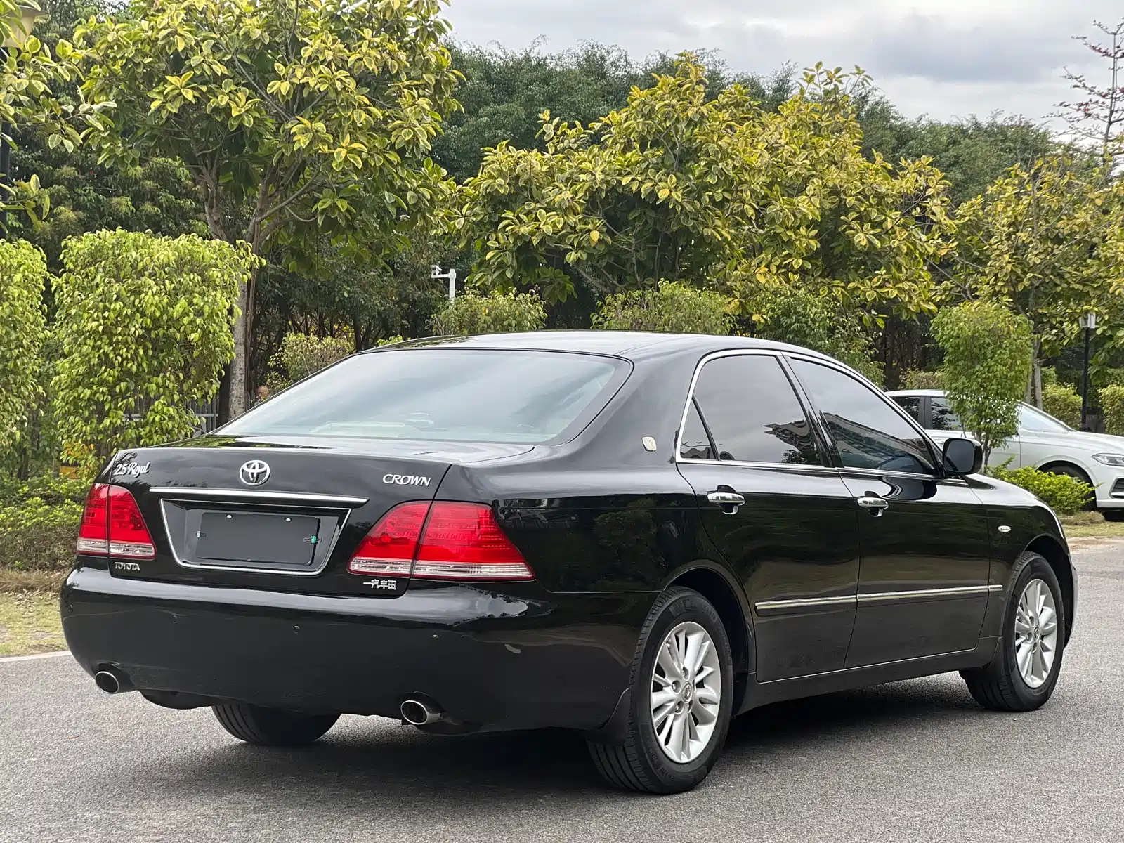 Фото 7 - Toyota Crown