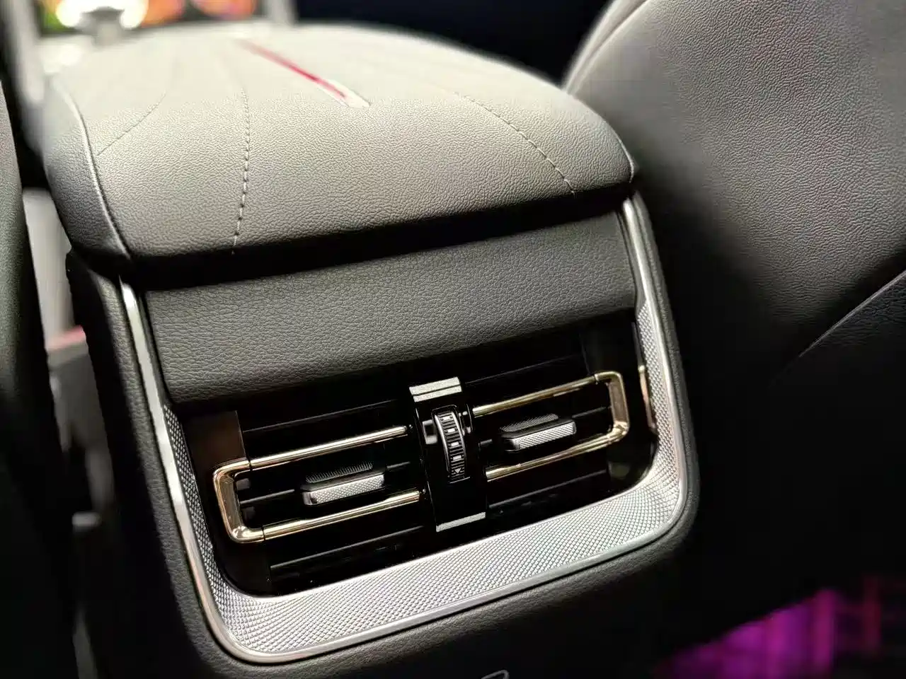 Hongqi H5 2023 2.0T Auto Smart Connect Flag Comfort фото 10