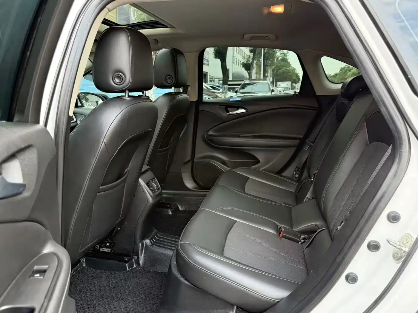 Buick Verano 2018 Sedan 20T Dual Clutch Leading фото 5