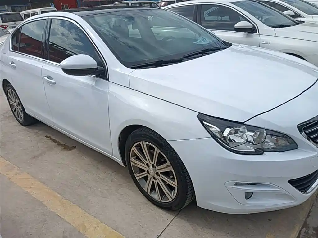 Peugeot 408 2014 1.8L Automatic Luxury Edition фото 4