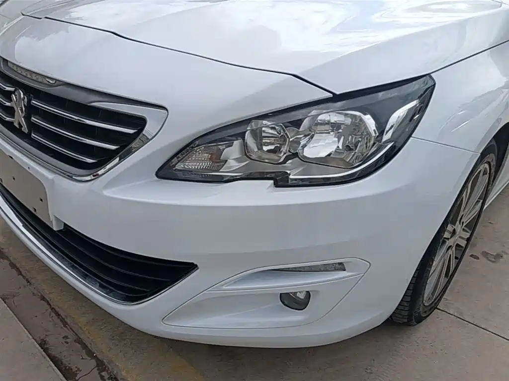 Peugeot 408 2014 1.8L Automatic Luxury Edition фото 24
