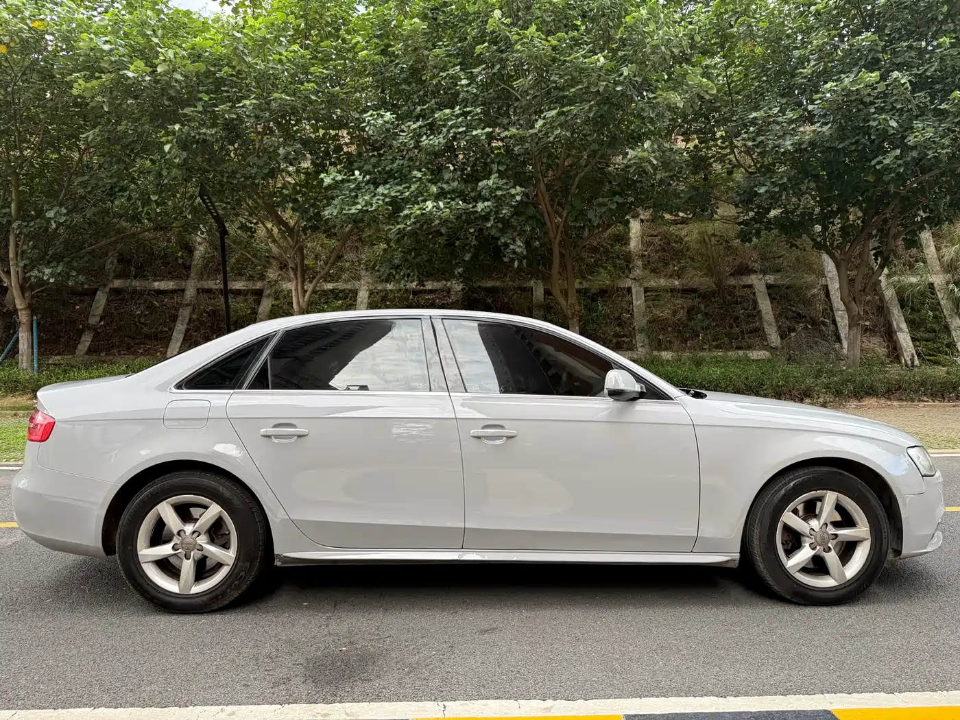 Audi A4L 2016 35 TFSI Automatic Standard фото 4