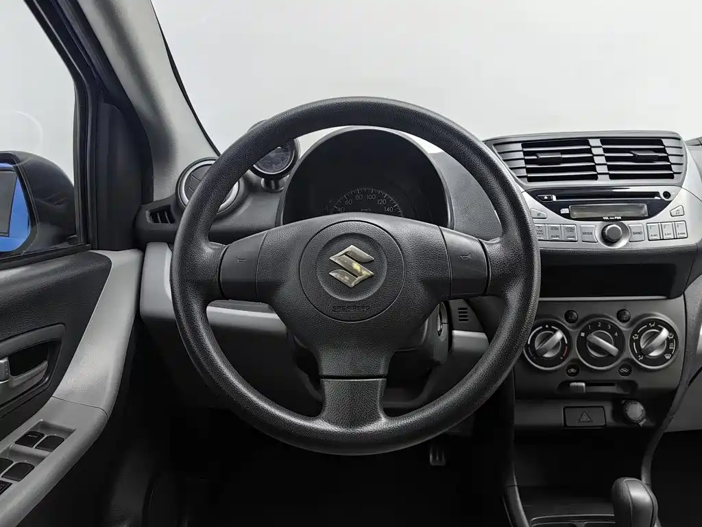 Фото 11 - Suzuki Alto