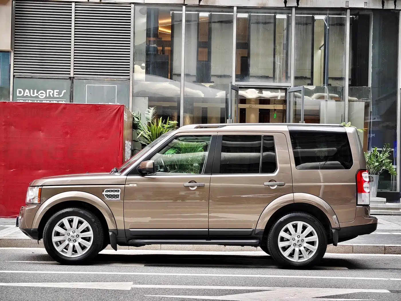 Land Rover Discovery 2012 3.0 SDV6 HSE Diesel фото 4