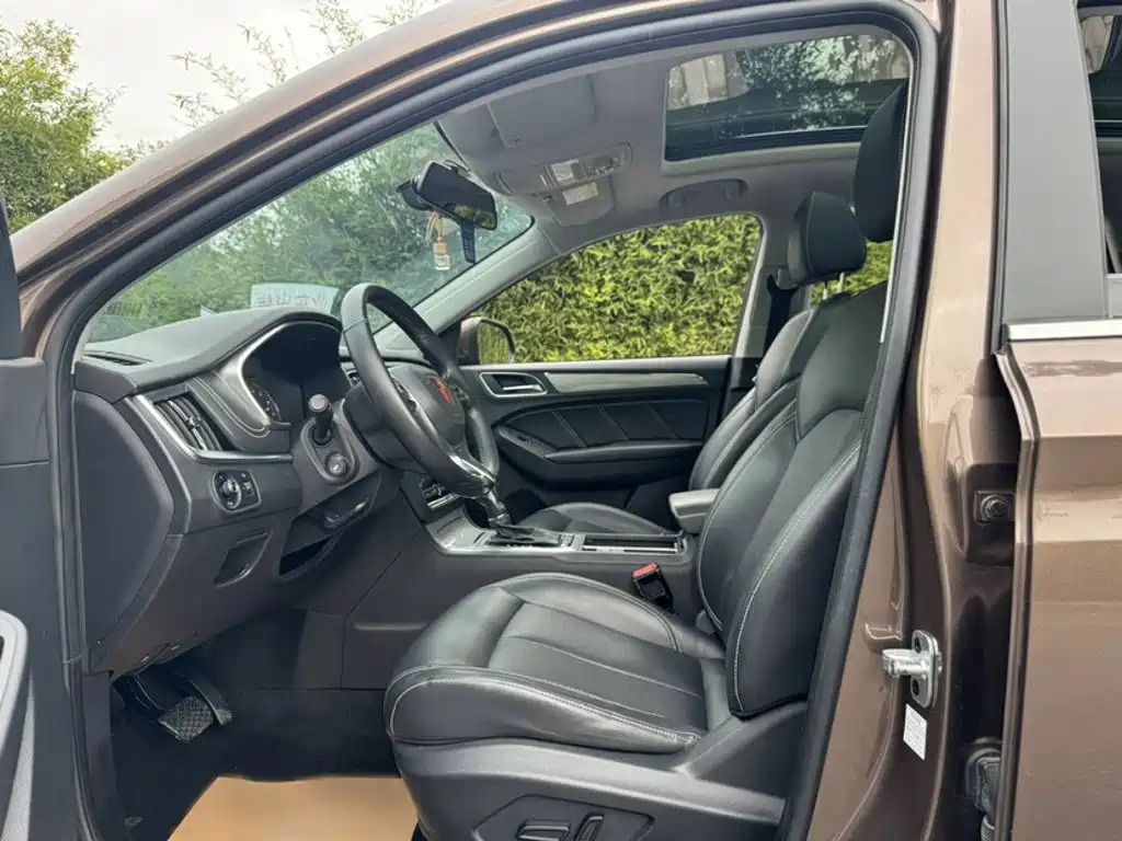 Фото 15 - Roewe RX5