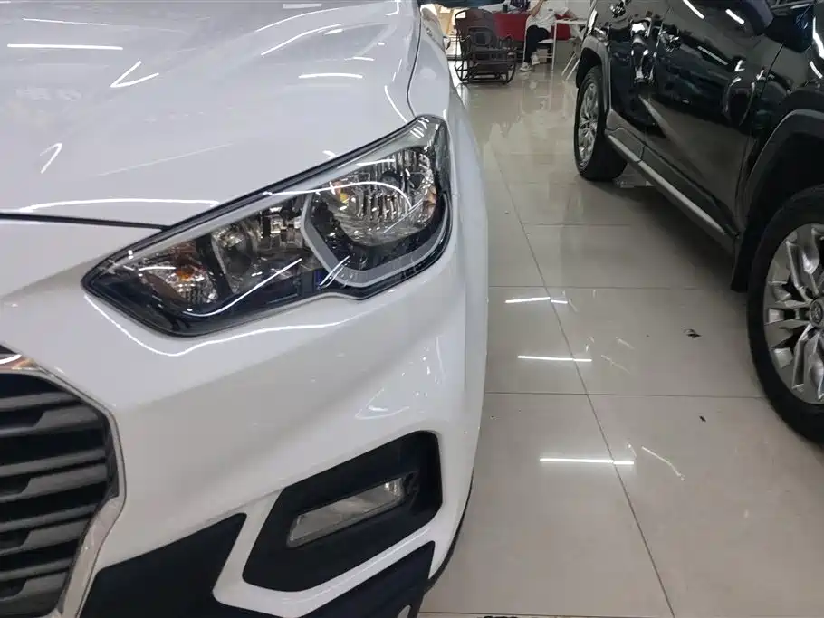 Hyundai Beijing Hyundai ix35 2018 2.0L Manual 2WD Zhiyong·Quality Edition фото 5