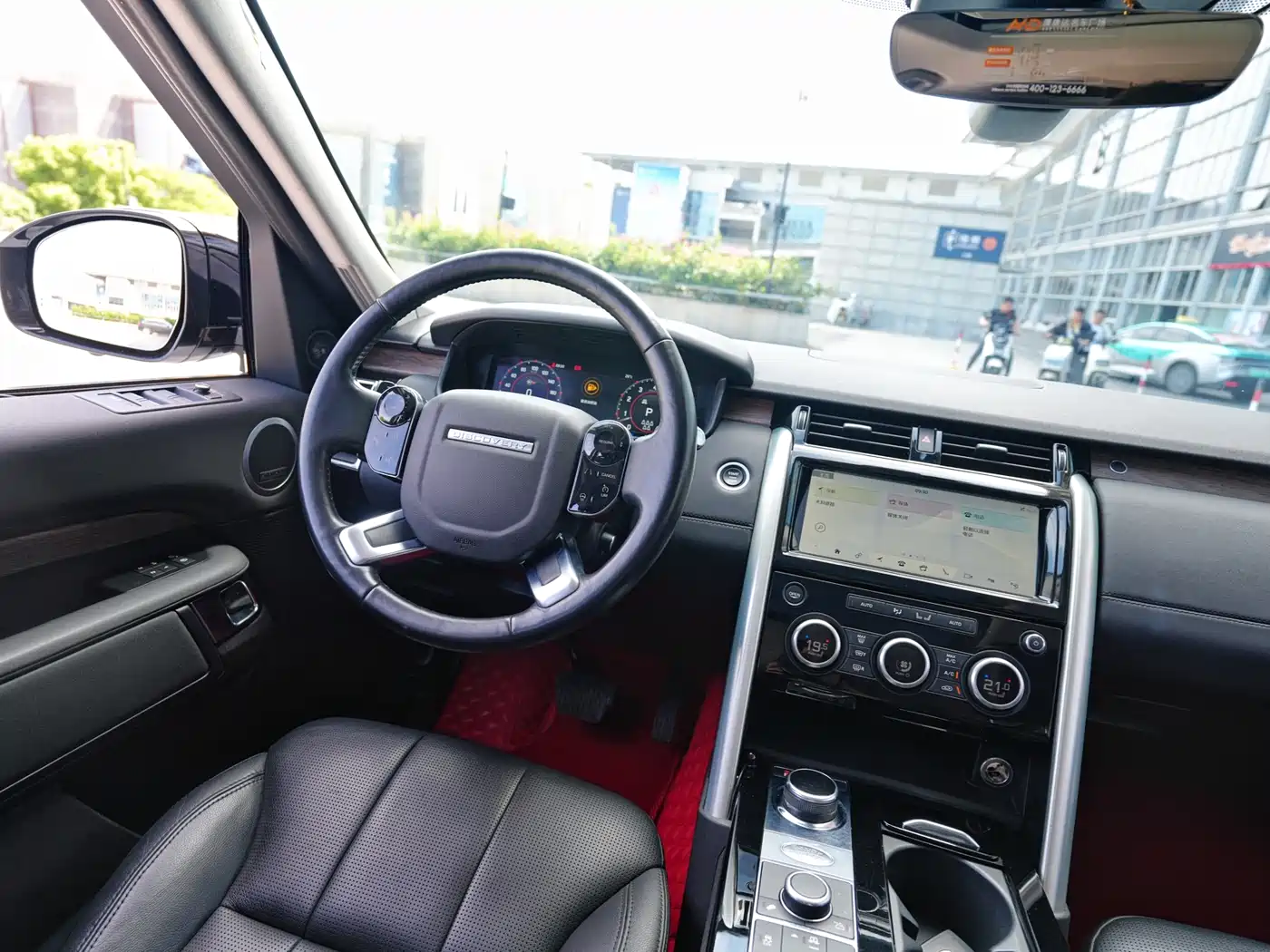 Land Rover Discovery 2018 3.0 SC V6 HSE фото 8