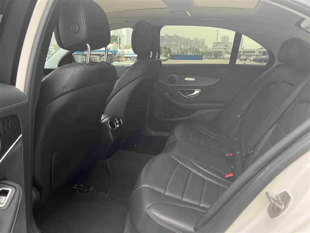 Mercedes-Benz C-Class 2016 C 200 L Sport фото 3