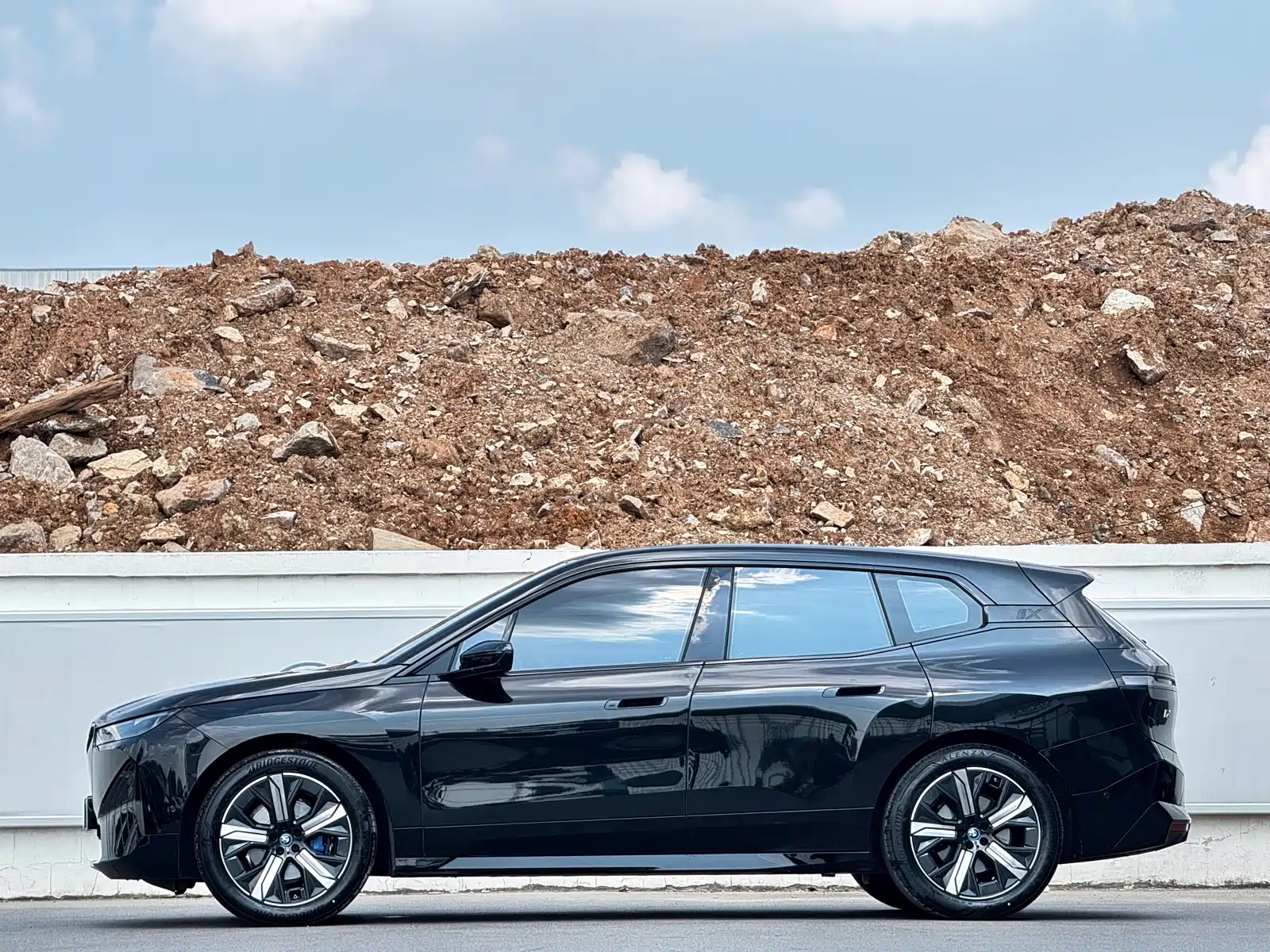 Photo 4 - BMW iX