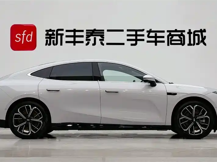 Geely Galaxy Galaxy E8 2025 700km Long Voyage Smart Drive Edition фото 3