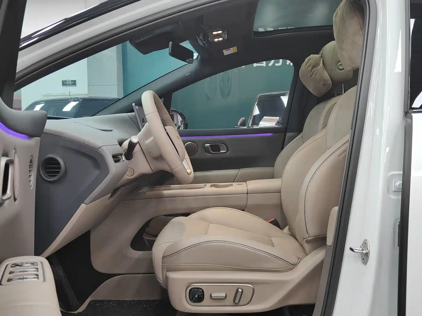 Li Auto i6 2025 2025 2WD Base Model