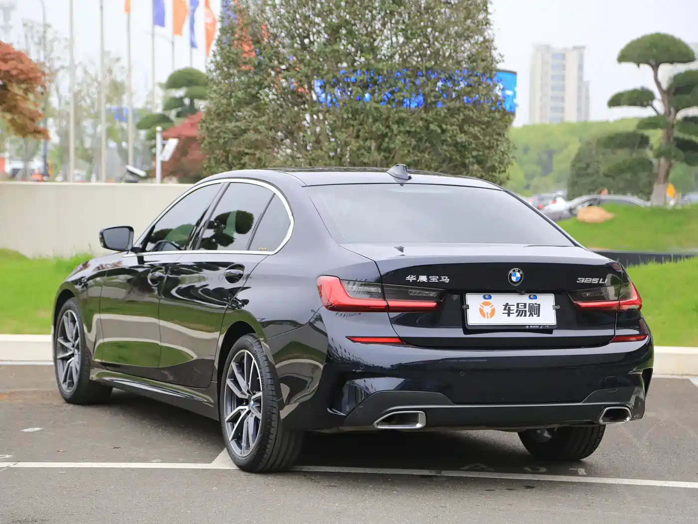 BMW 3 Series 2020 325Li M Sport Package фото 20