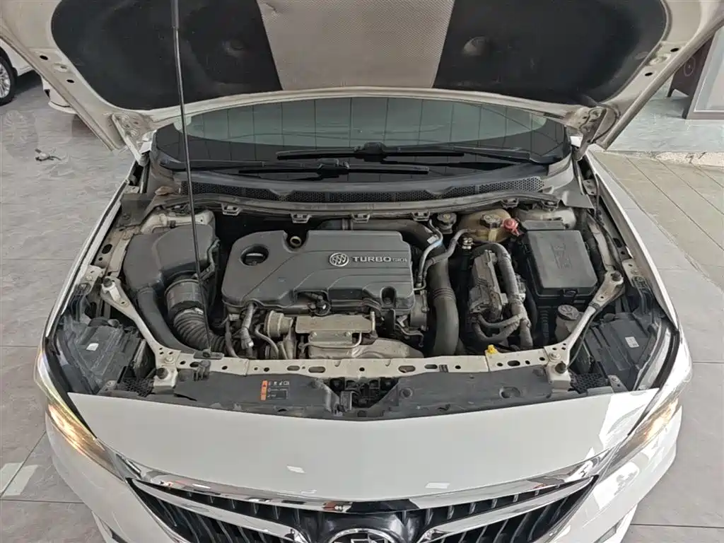 Buick Verano 2018 Sedan 20T Dual Clutch Leading фото 20