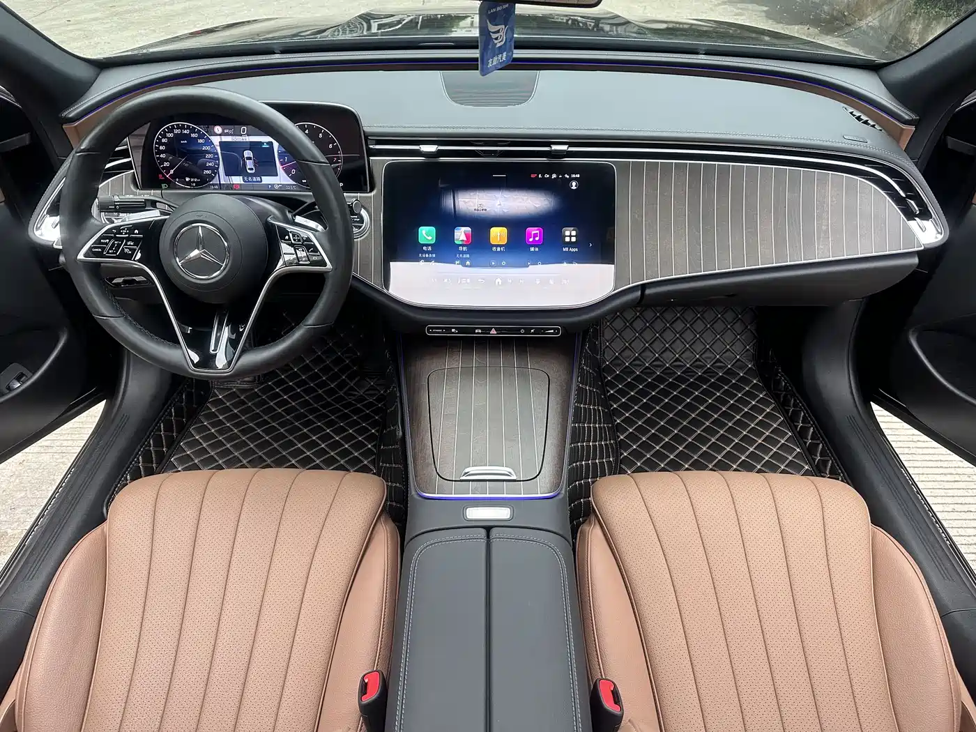 Mercedes-Benz E-Class 2024 E 300 L Fashion фото 9