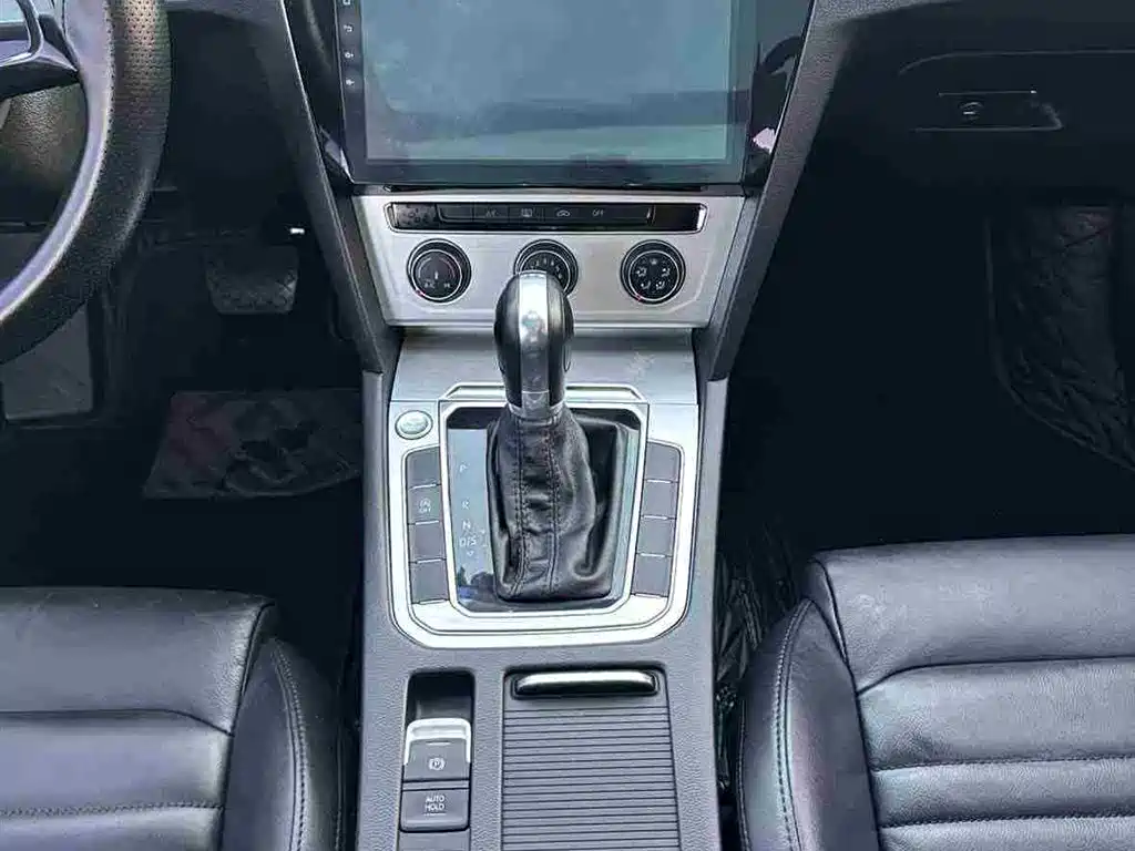 Volkswagen Magotan 2018 280TSI DSG Premium фото 9