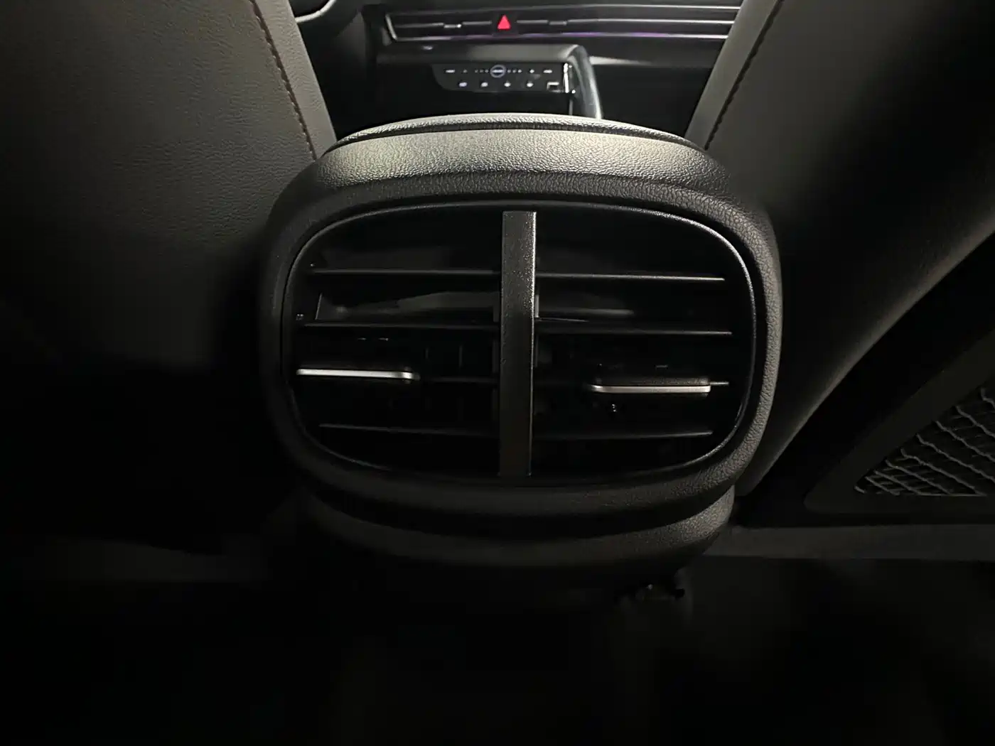 Hyundai Elantra 2022 1.5L CVT 20th Anniversary Edition фото 13