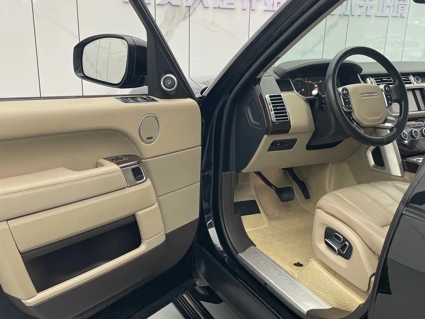 Land Rover Range Rover 2014 3.0 TDV6 Vogue SE фото 9