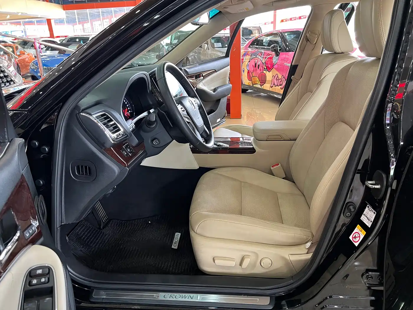 Фото 6 - Toyota Crown