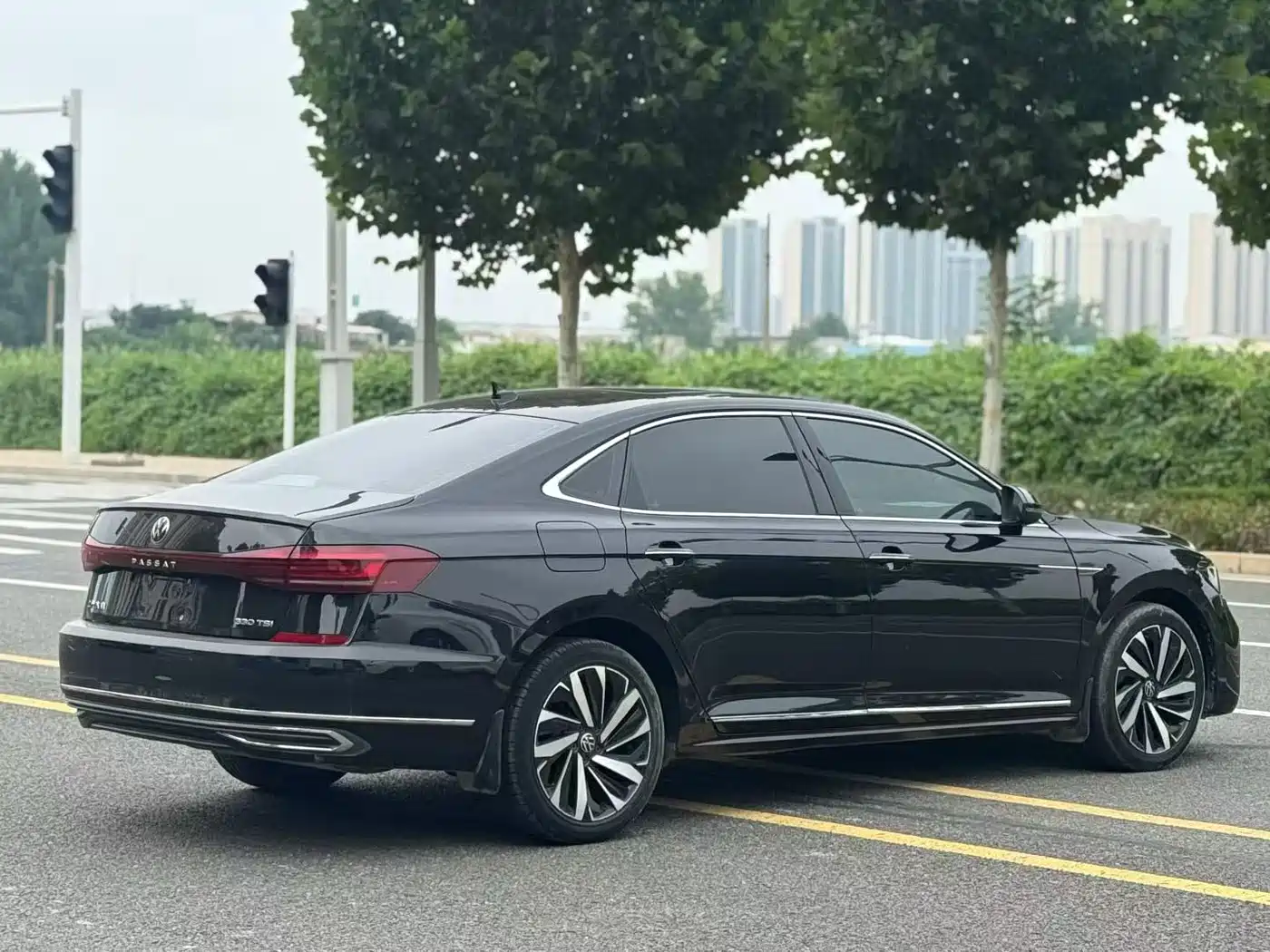 Photo 9 - Volkswagen Passat